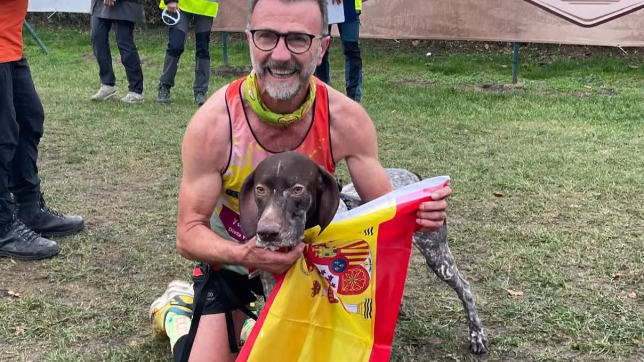 Antonio Navarro y su perro Hummer, del Mussuk Team, logran el octavo puesto en el Mundial de Canicross