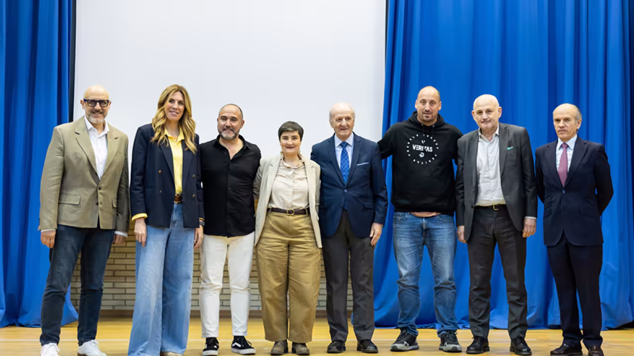 Alcaldesa y El Club Deportivo Elemental