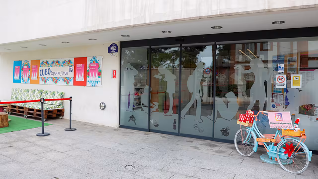 Entrada centro juvenil