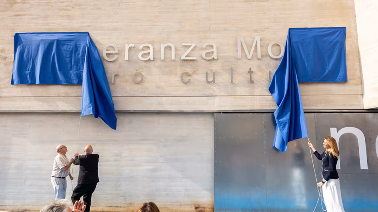 La alcaldesa inauguración