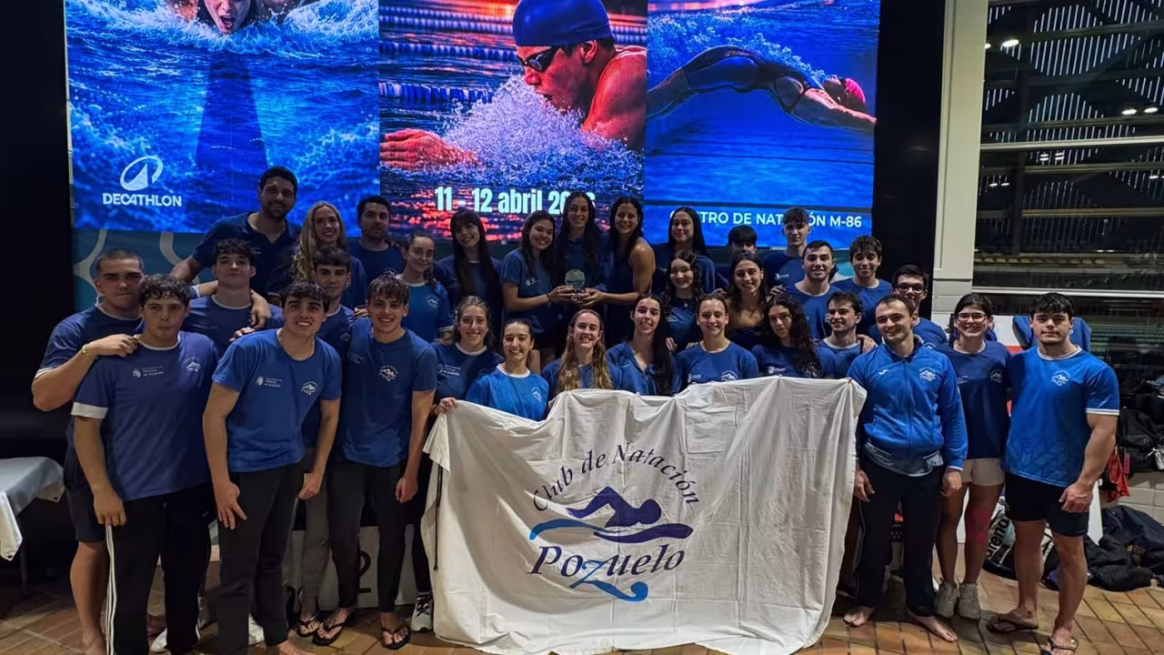 Las chicas del Club Natación Pozuelo, campeonas de la Copa de Madrid de Clubes de Primera División