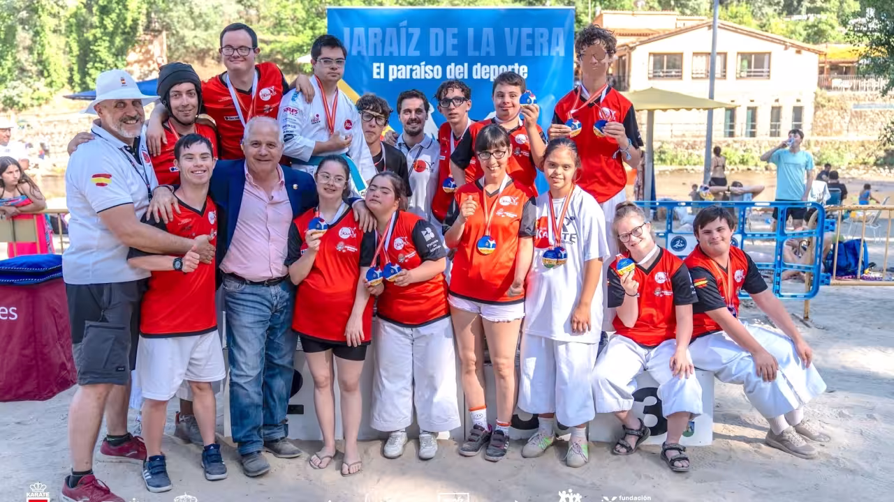 El Club Karate Pozuelo conquista por cuarto año consecutivo la Copa Internacional de Karate Playa