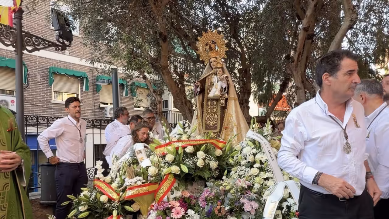 Ofrenda a la Virgen del Carmen